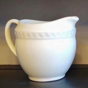 SLAH Hospitality Collection Creamer in Cream Designed by Gail Pittman EUC